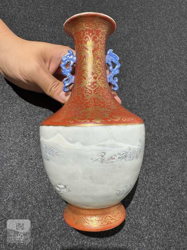 民国 矾红描金珐琅彩雪景图双龙耳瓶 - 图4